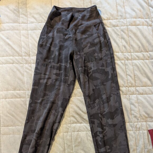 Lululemon pants - Picture 1 of 3